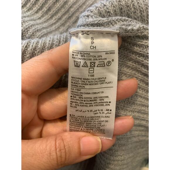 Old Navy long sleeves gray lace up top size Small - Picture 4 of 9